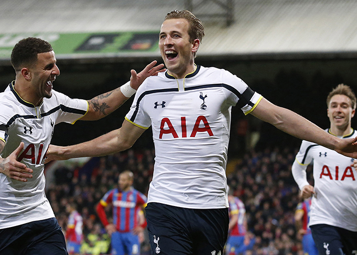 《剑星》体模申才恩新美图赏：肌肤白皙眼神勾人！