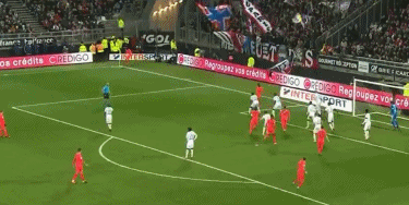 西甲-巴萨4-2塞尔塔 莱万帽子戏法