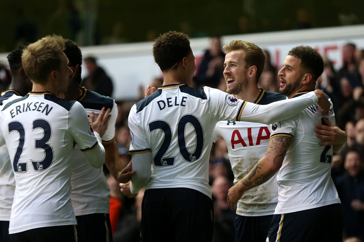 蓝军主场战平樱桃军团