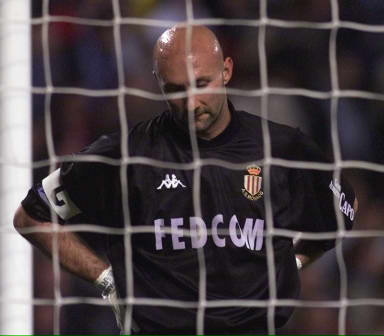 组图 CBA广东客场击败北控 胡明轩封盖对手