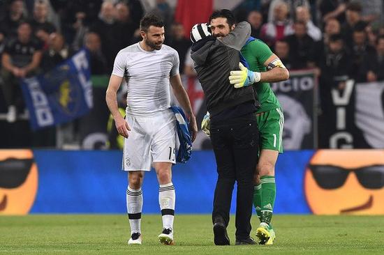 老鹰将特雷杨送至奇才，联盟审批在即：时代的终章已开启