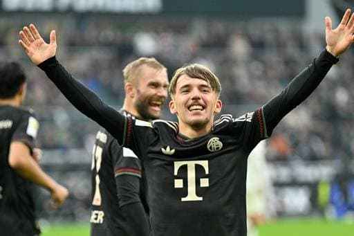 山西队本赛季7胜7负排名第11，主要原因是这两核心离队